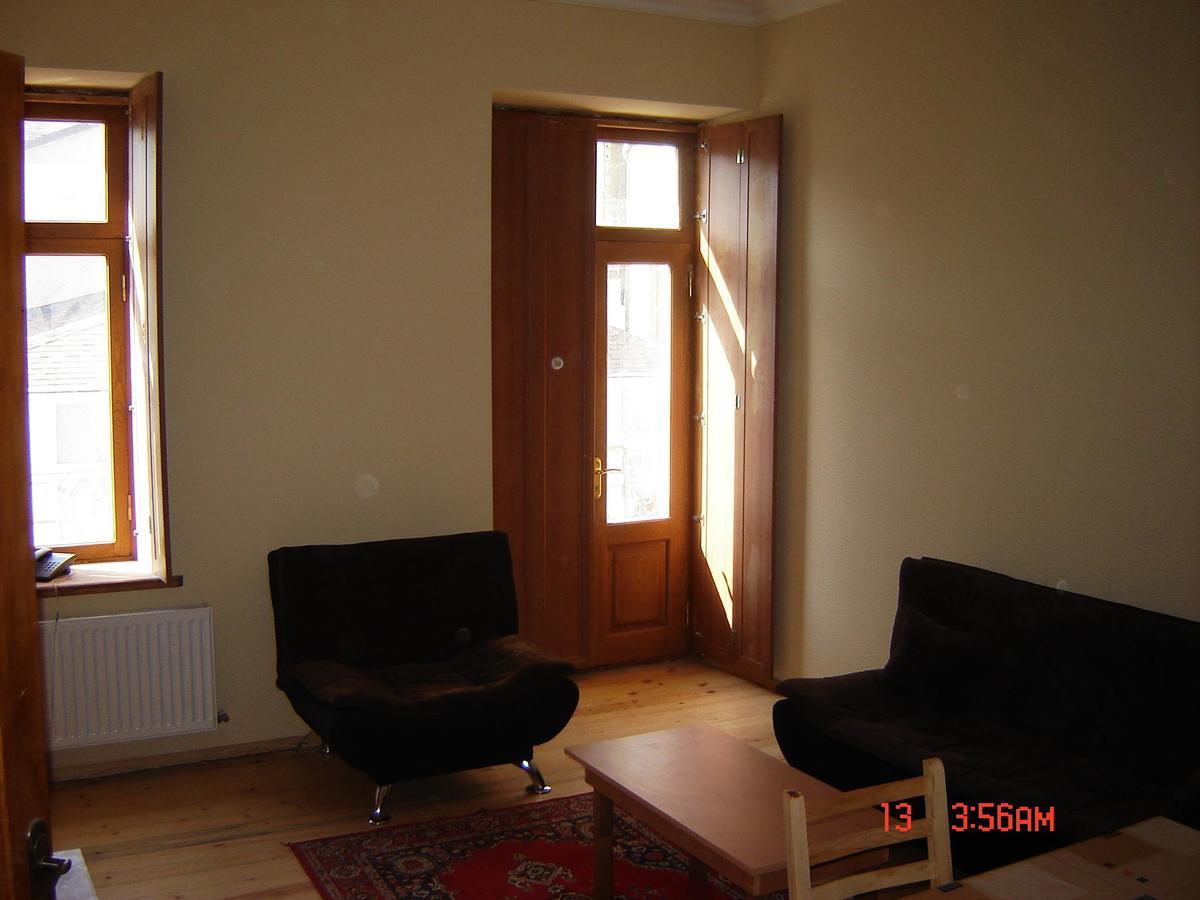 Old Metekhi Apartment Tbilisi Buitenkant foto